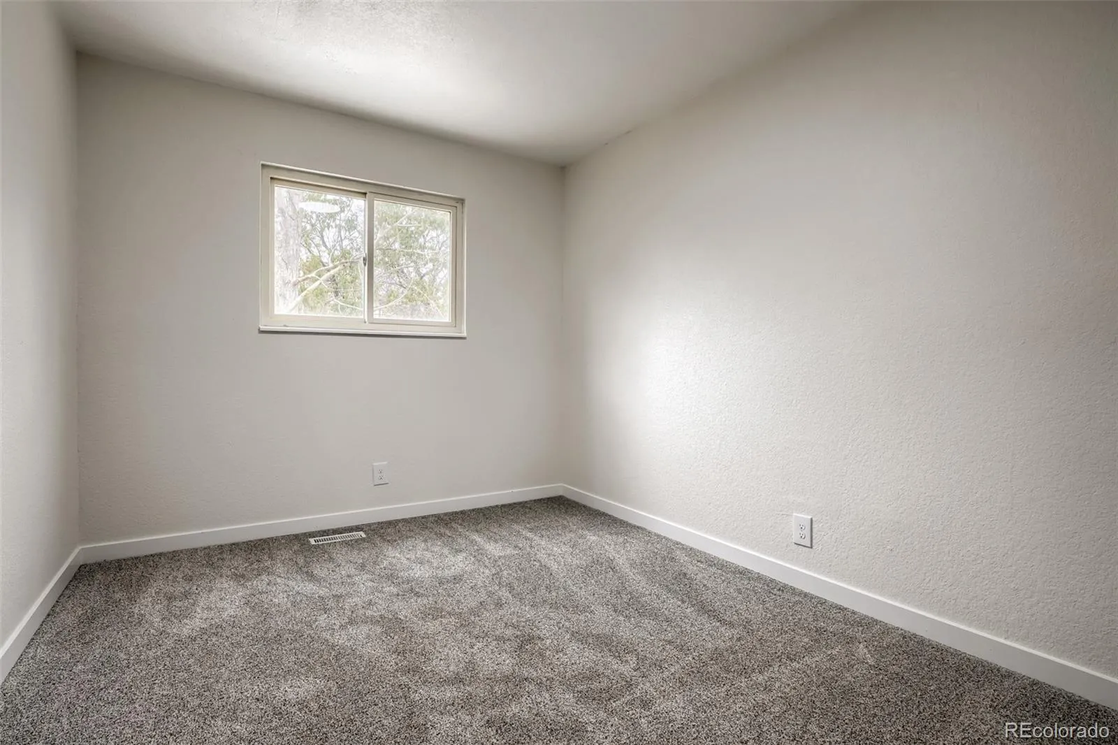 3752 S Mission Parkway Aurora CO 80013 MLS #REC4386647 04302026195204 1600 14