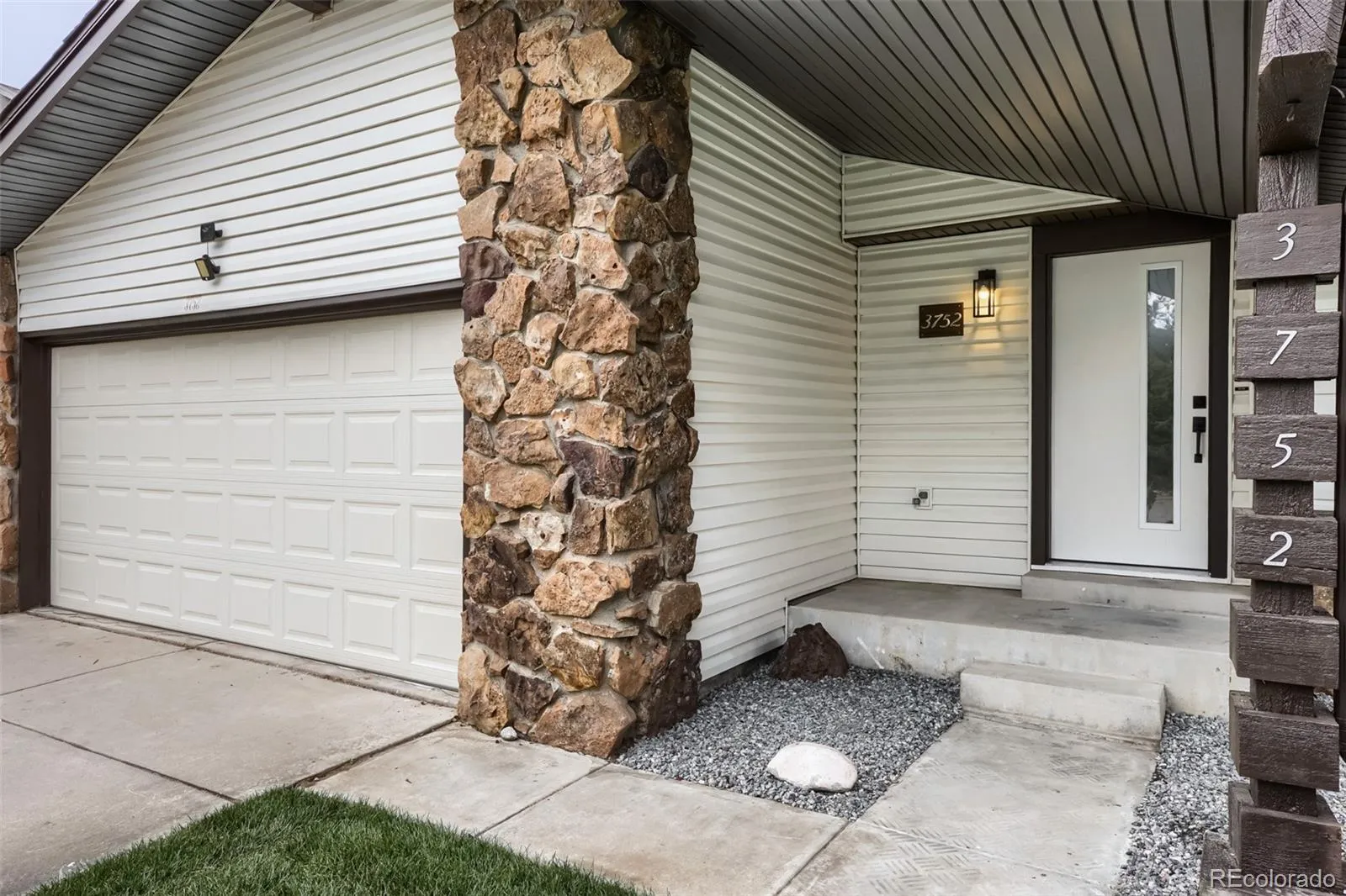 3752 S Mission Parkway Aurora CO 80013 MLS #REC4386647 04302026195204 1600 2