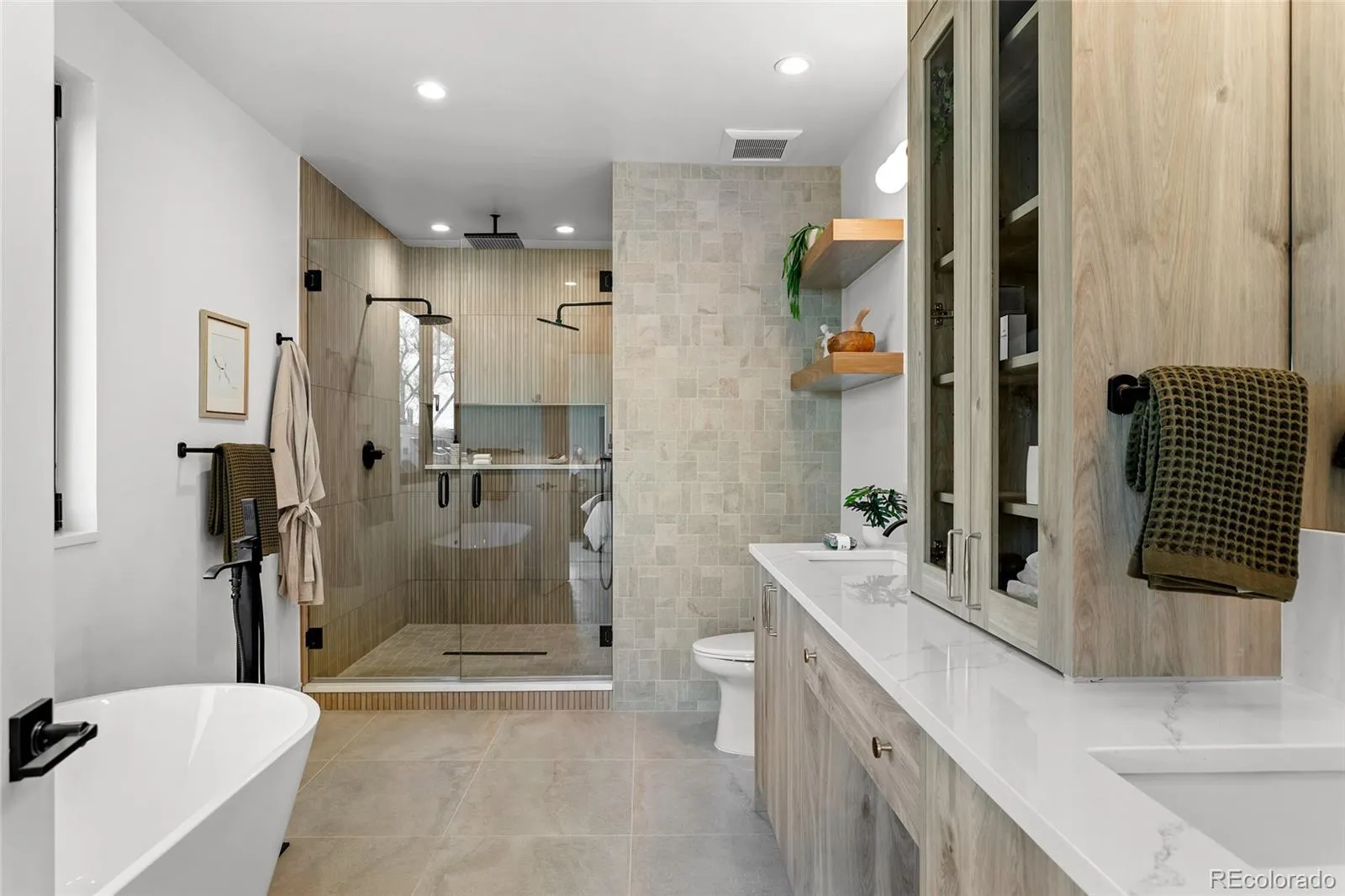 04172026234227 1600 26