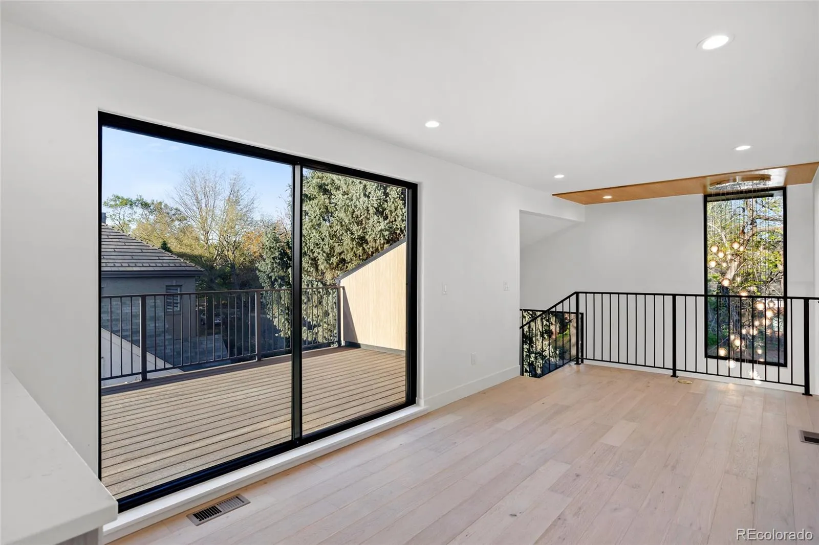 04172026234227 1600 34