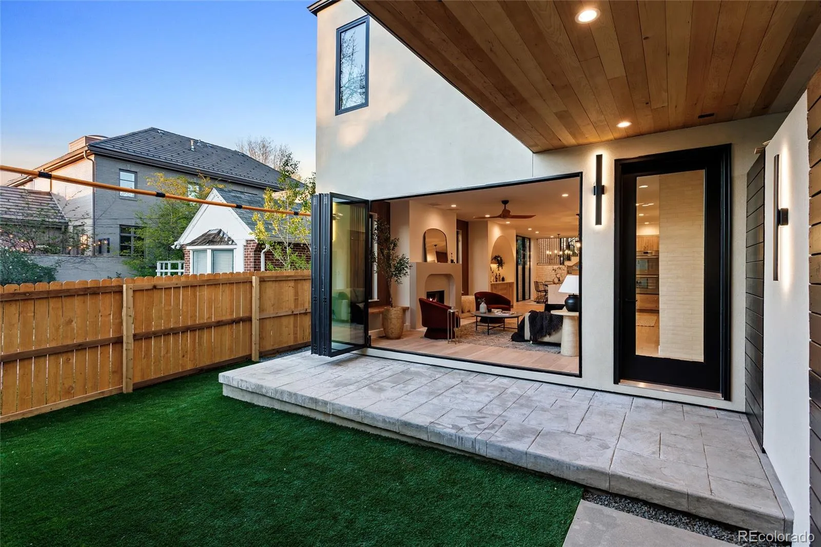 04172026234227 1600 43