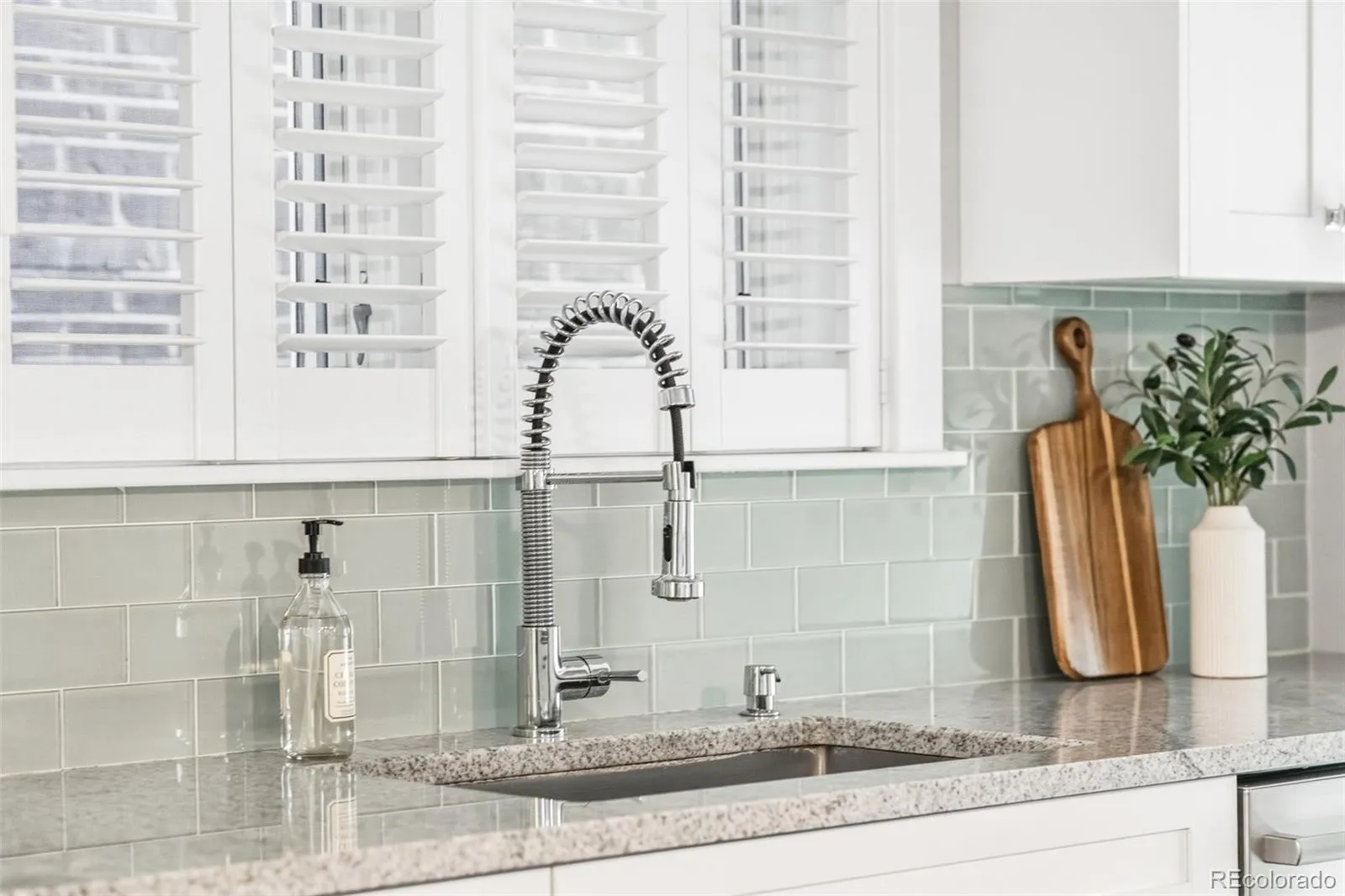 04102026020724 1600 21