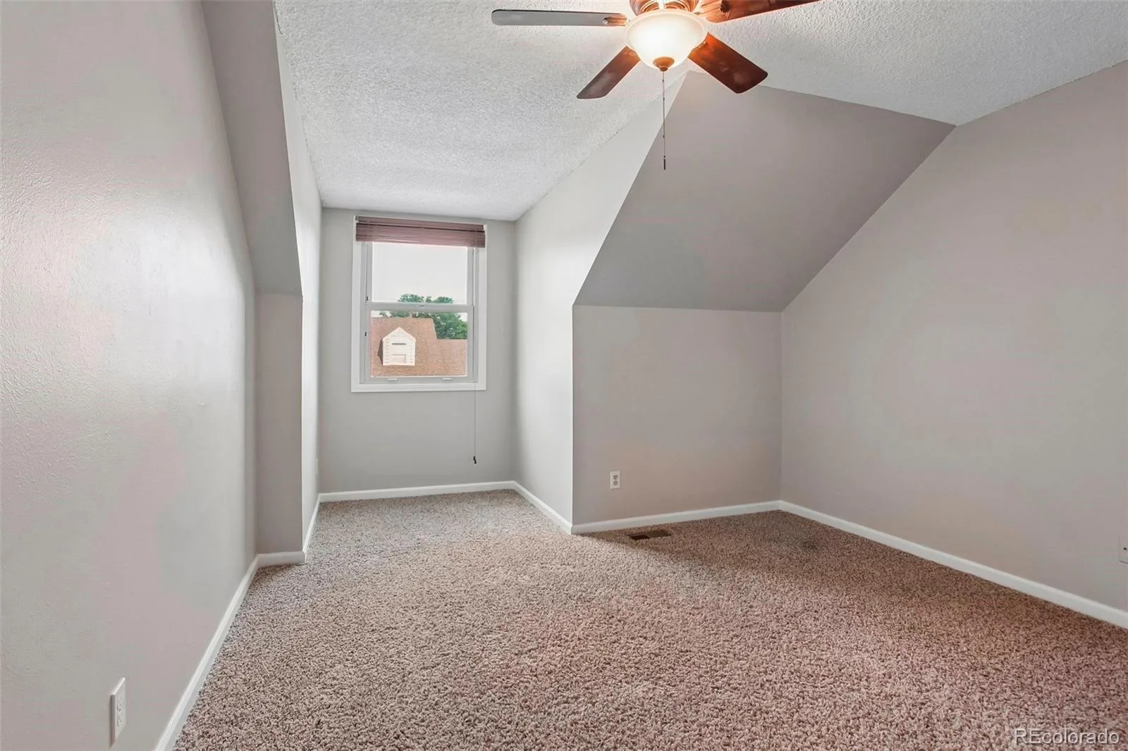 7075 Eldridge Court Arvada CO 80004 | MLS #REC4388368 08242026013252 1600 24