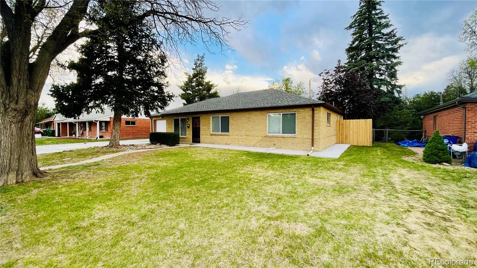 903 Quentin Street Aurora CO 80011 MLS #REC4390001 05182026181334 1600 0
