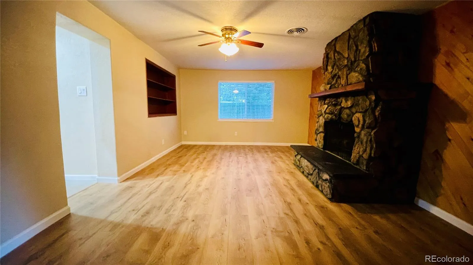 903 Quentin Street Aurora CO 80011 MLS #REC4390001 05182026181334 1600 21