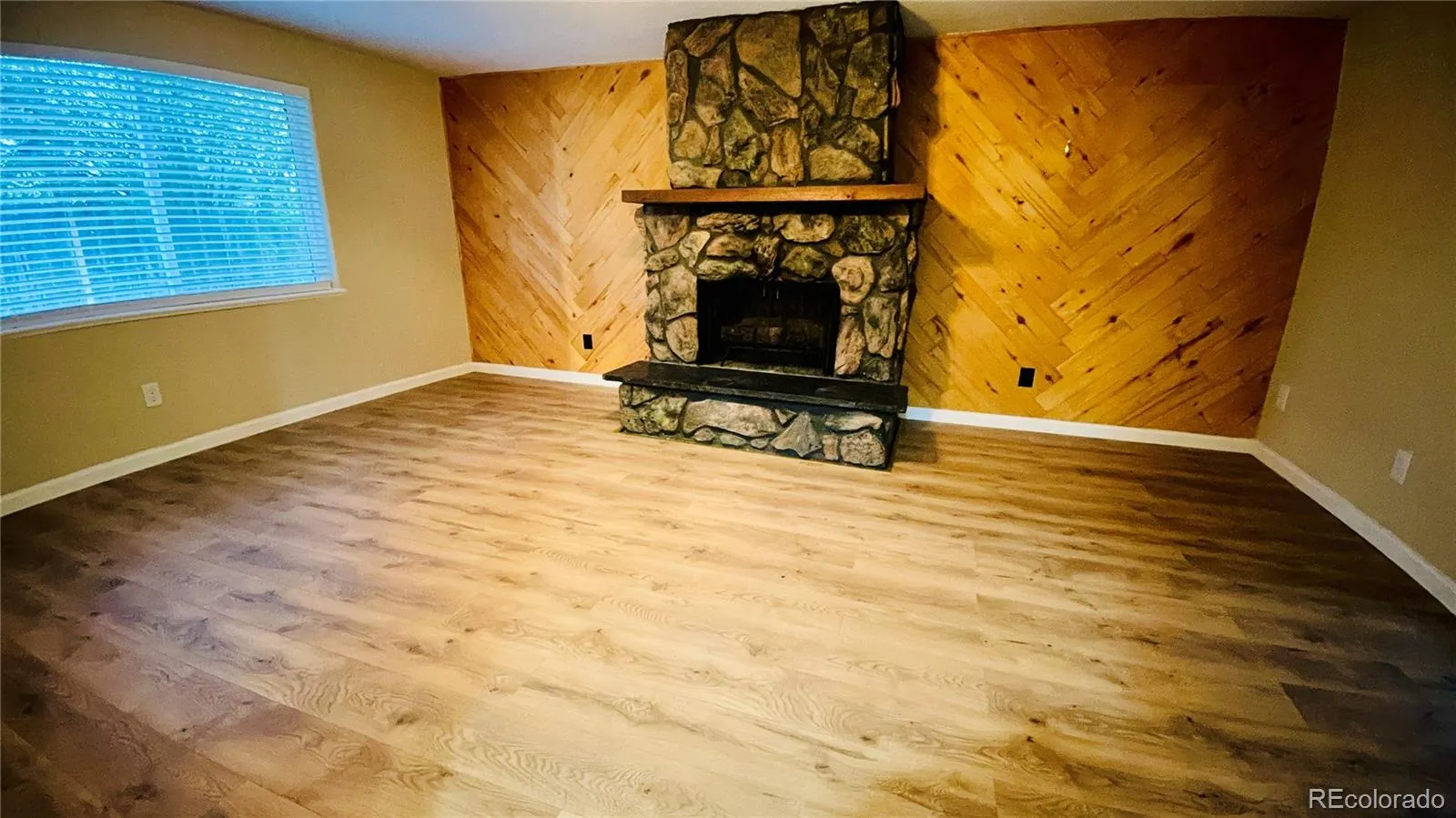 903 Quentin Street Aurora CO 80011 MLS #REC4390001 05182026181334 1600 23