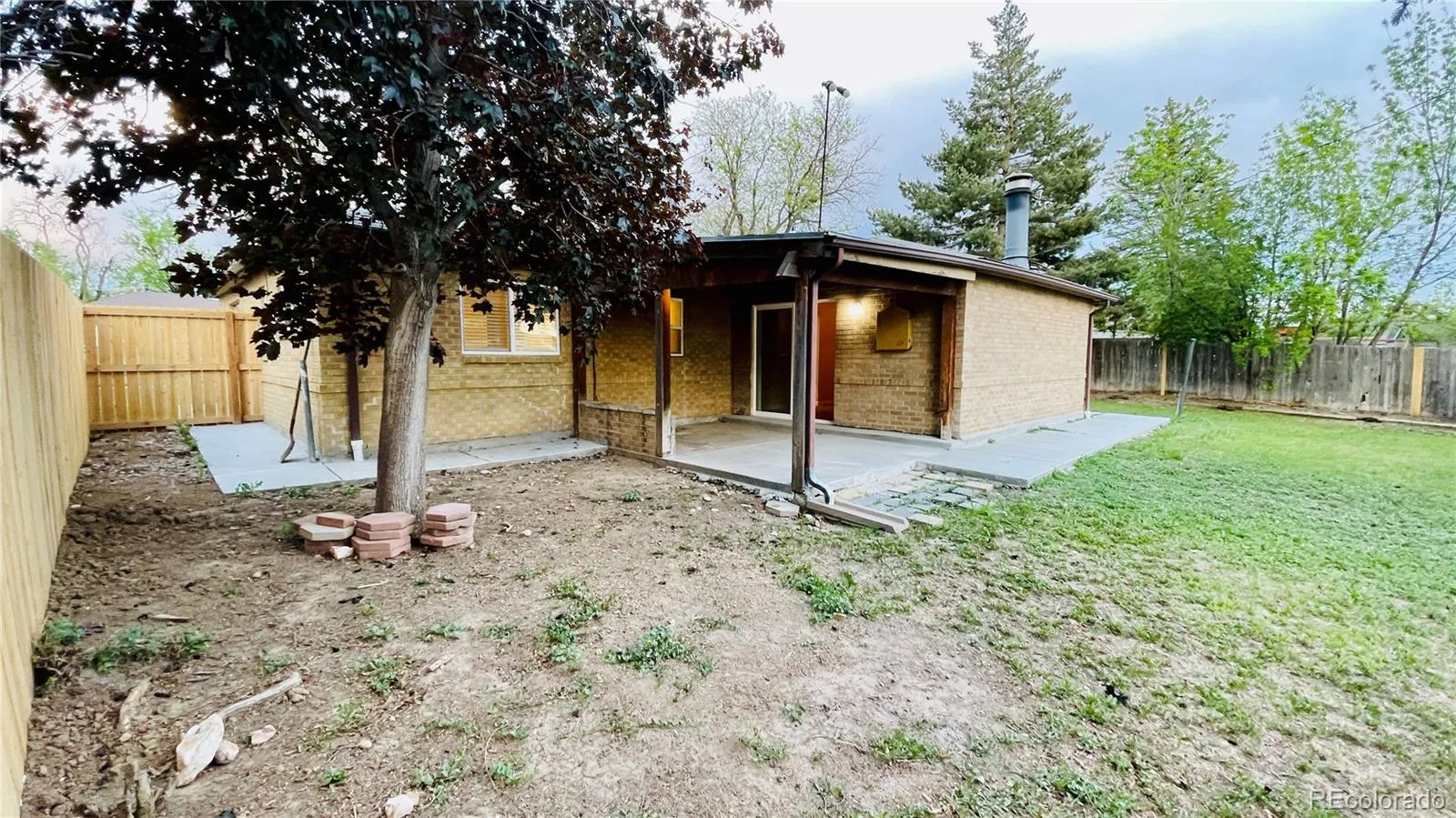 903 Quentin Street Aurora CO 80011 MLS #REC4390001 05182026181334 1600 27