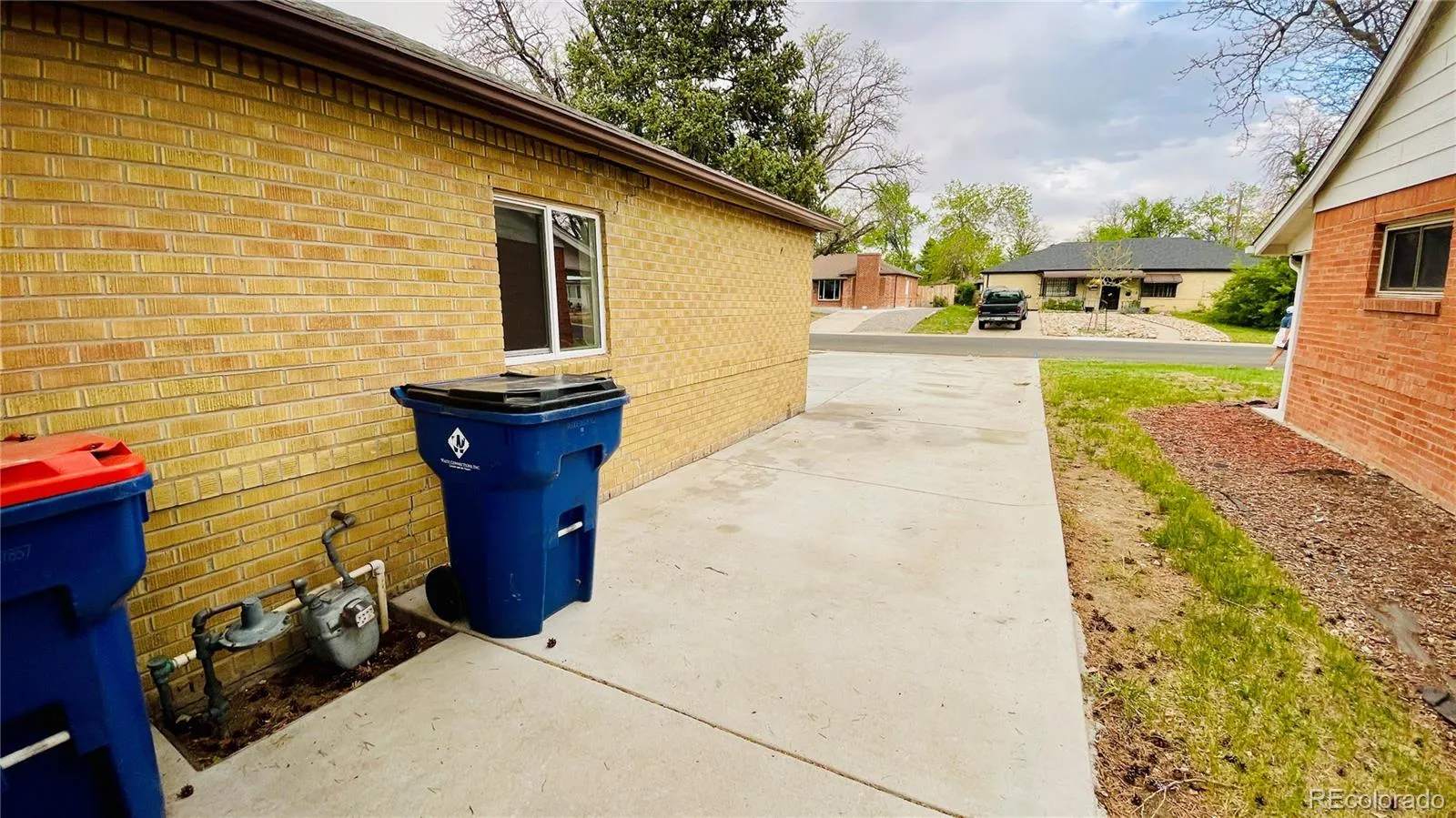 903 Quentin Street Aurora CO 80011 MLS #REC4390001 05182026181334 1600 31