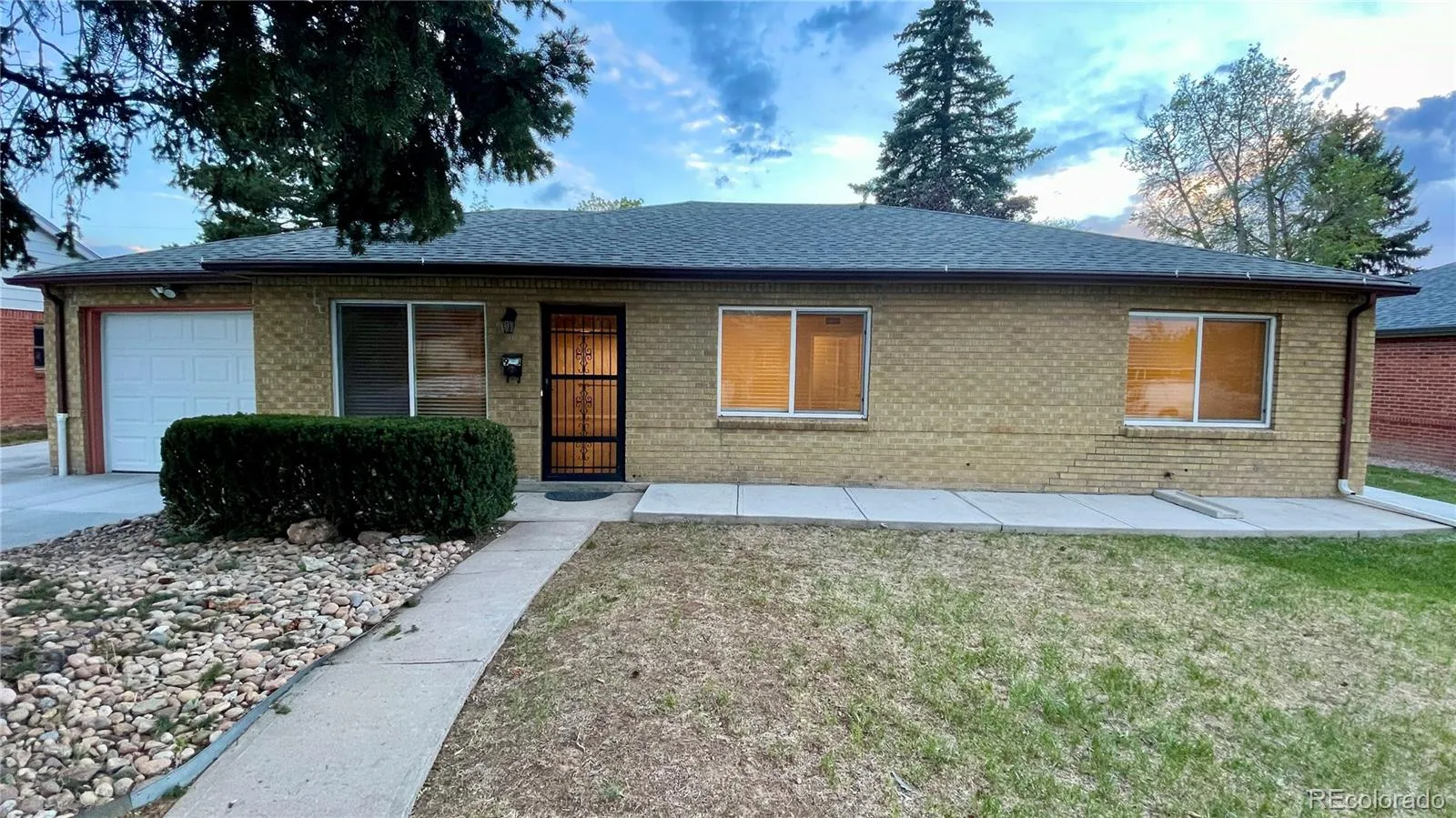 903 Quentin Street Aurora CO 80011 MLS #REC4390001 05182026181334 1600 34