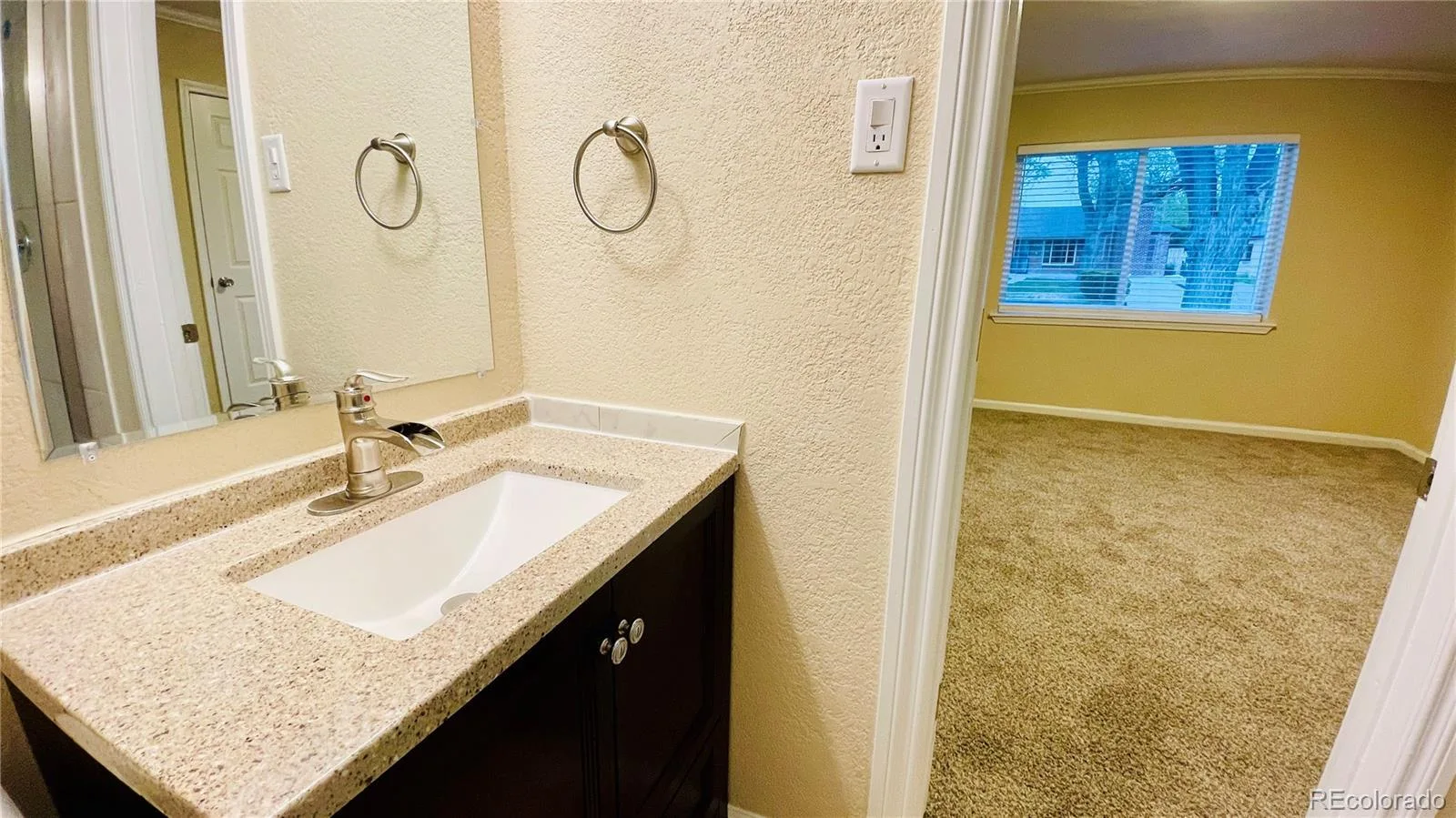 903 Quentin Street Aurora CO 80011 | MLS #REC4390001 09222026143237 1600 19