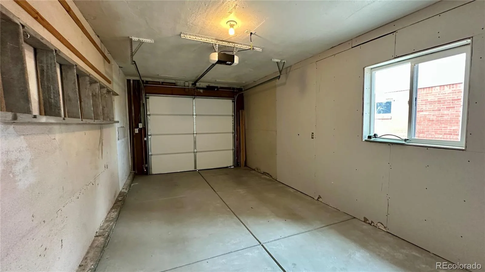 903 Quentin Street Aurora CO 80011 | MLS #REC4390001 09222026143237 1600 28