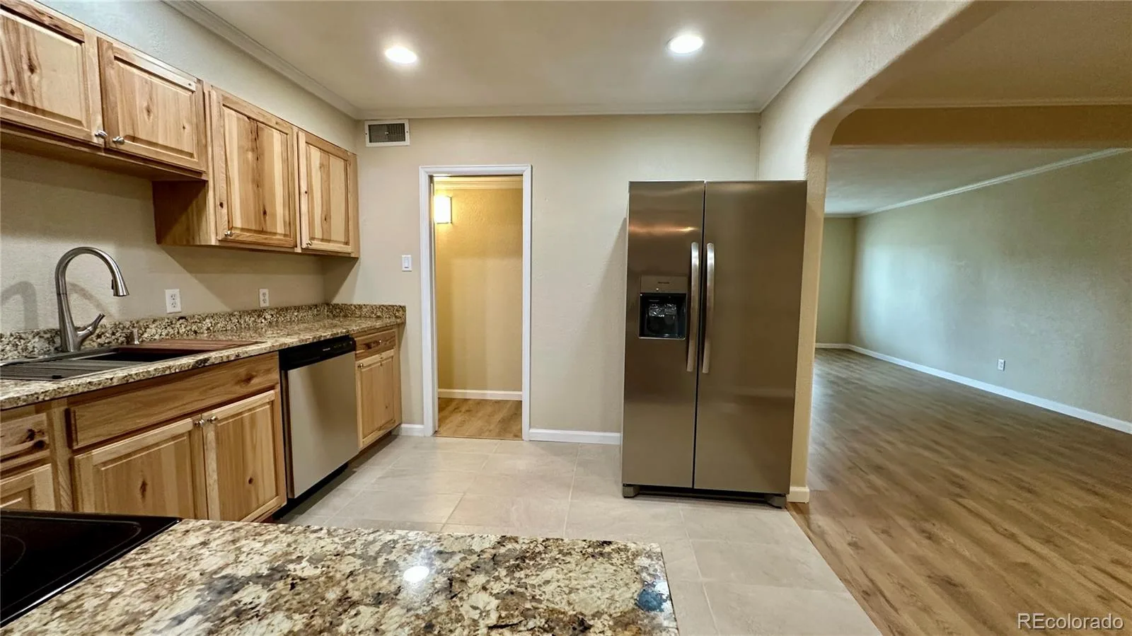 903 Quentin Street Aurora CO 80011 | MLS #REC4390001 09222026143237 1600 6