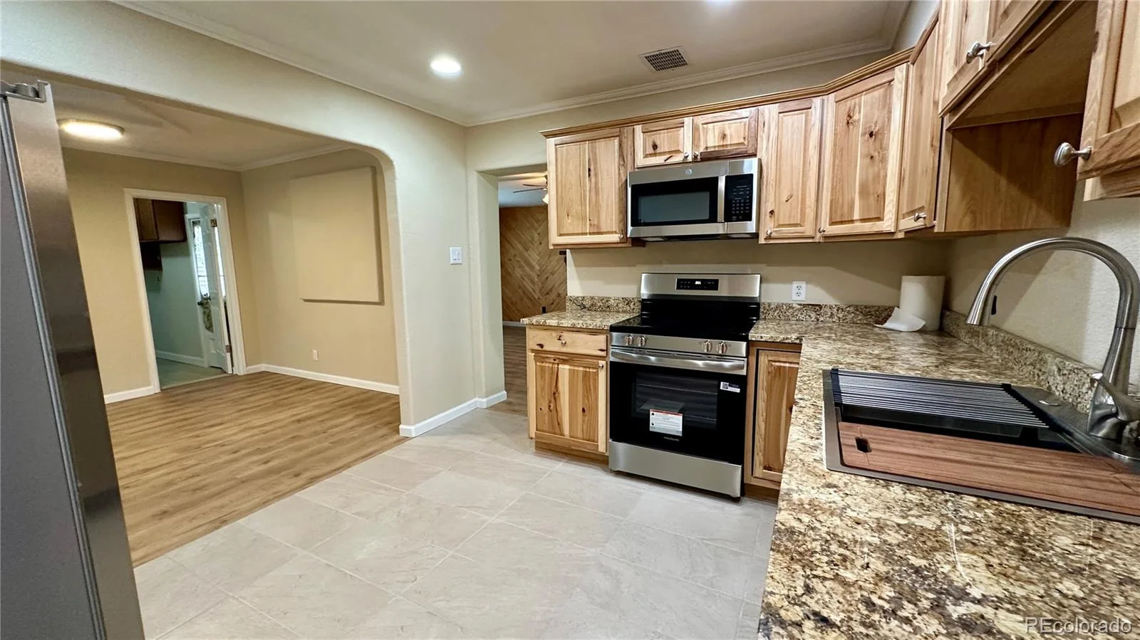 903 Quentin Street Aurora CO 80011 | MLS #REC4390001 09222026143237 1600 7