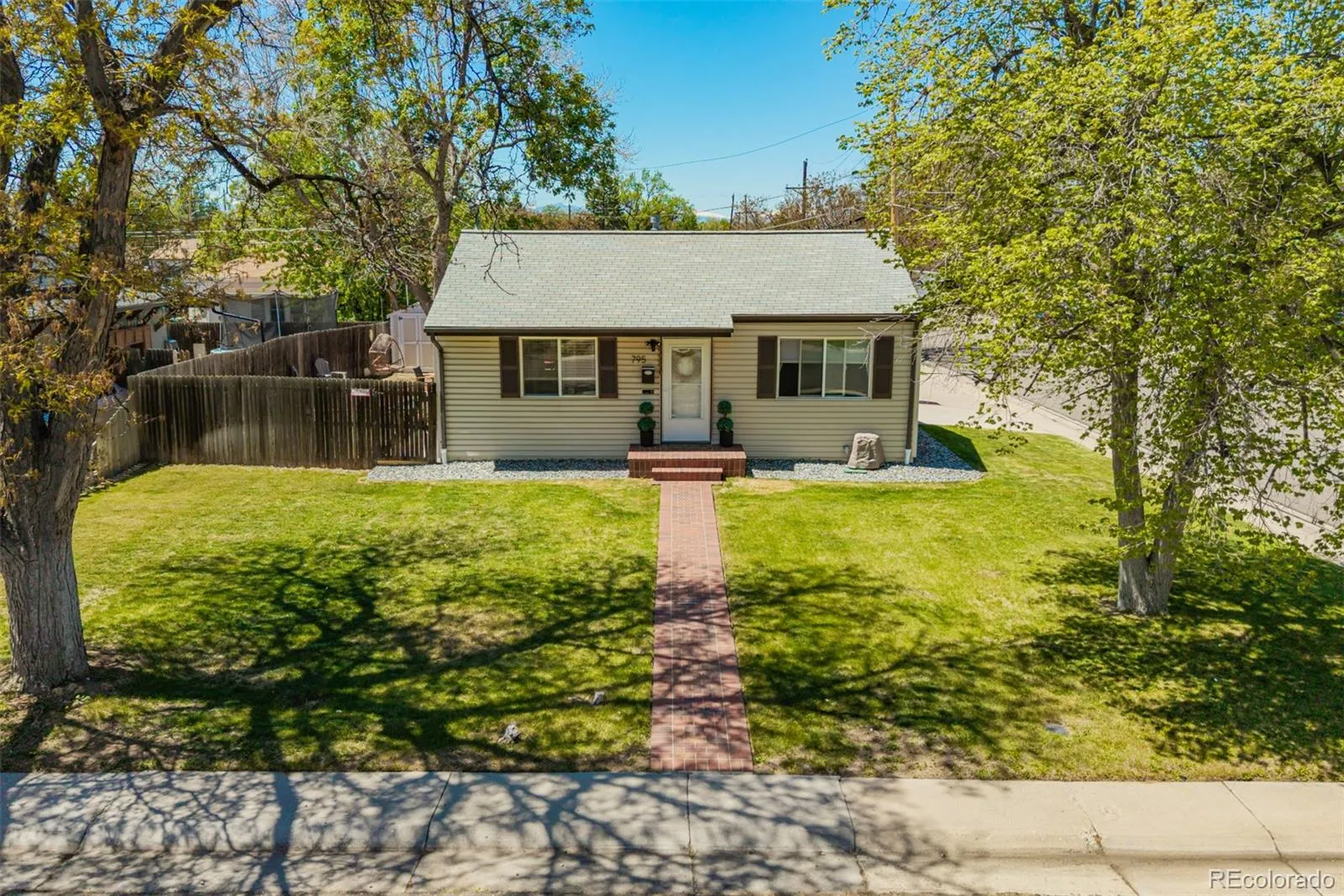 795 Ironton Street Aurora CO 80010 MLS #REC4390212 05192026202544 1600 0