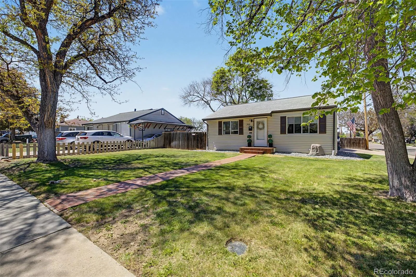 795 Ironton Street Aurora CO 80010 MLS #REC4390212 05192026202544 1600 35