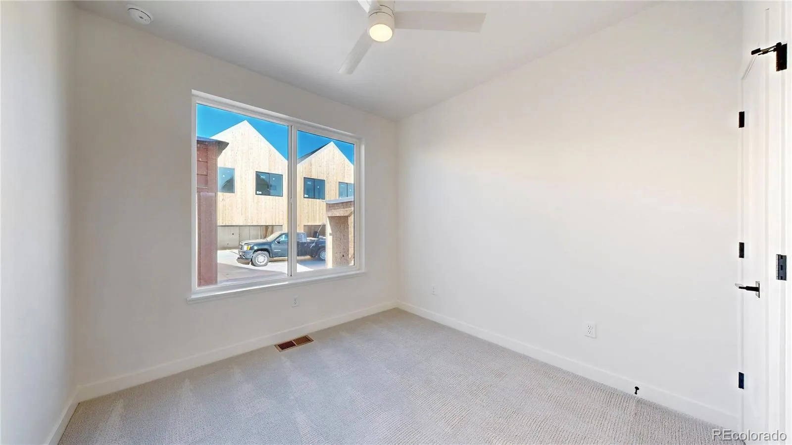 410 Bountiful Avenue Longmont CO 80501 | MLS #REC4392900 04232026222447 1600 12