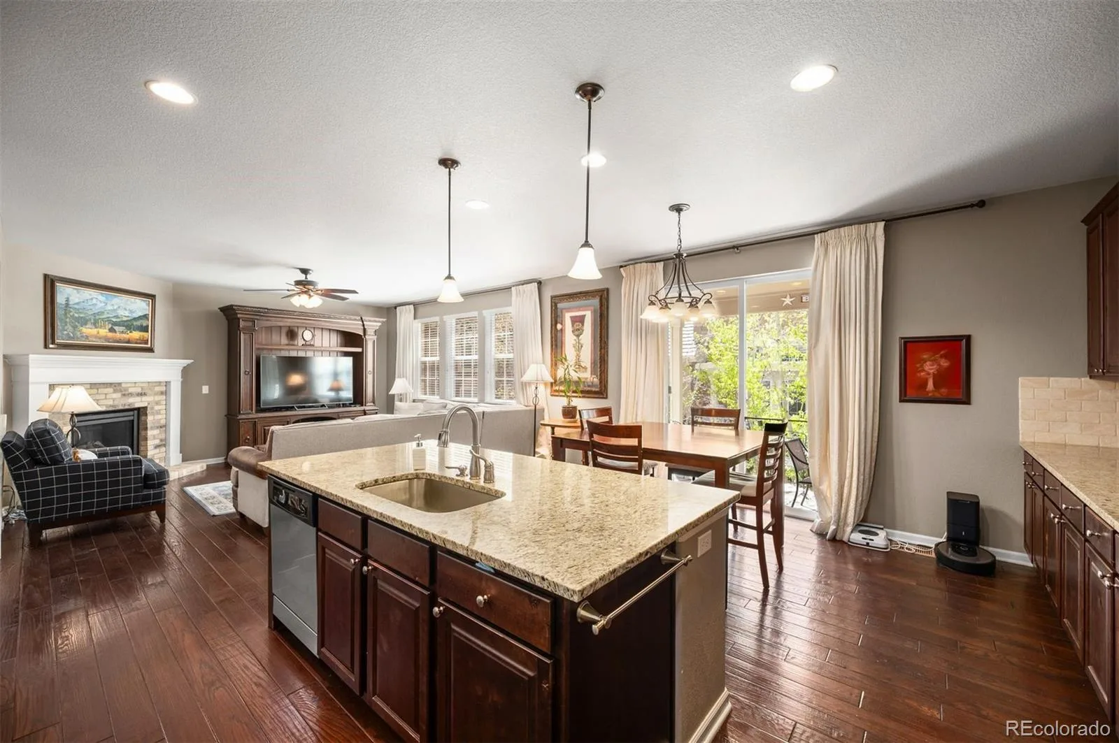 4545 S Monaco Street #338 Denver CO 80237 MLS #REC4394420 06092026001302 1600 14