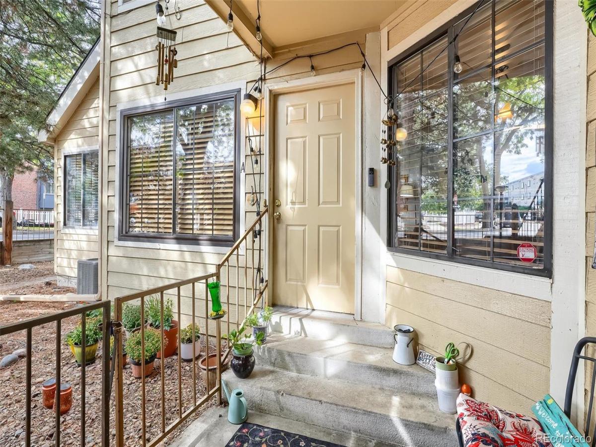 980 S Dahlia Street #A Glendale CO 80246 | MLS #REC4396161 MLS #REC4396161 image #0