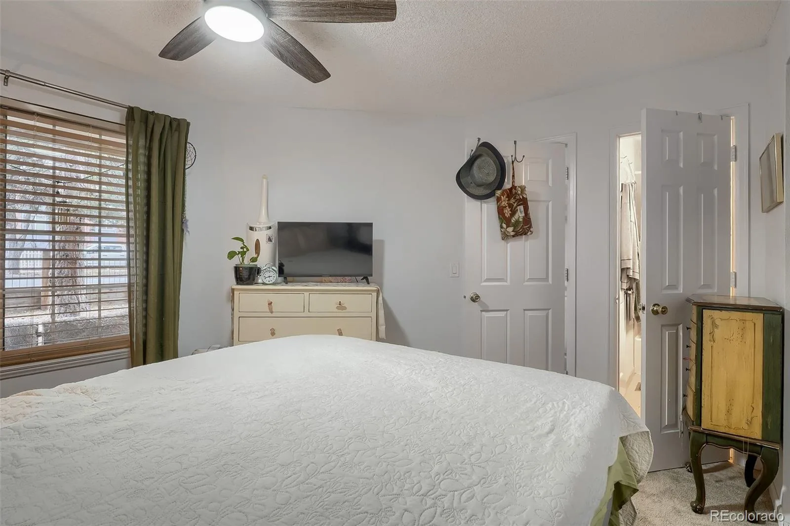 980 S Dahlia Street #A Glendale CO 80246 | MLS #REC4396161 10032026005409 1600 18