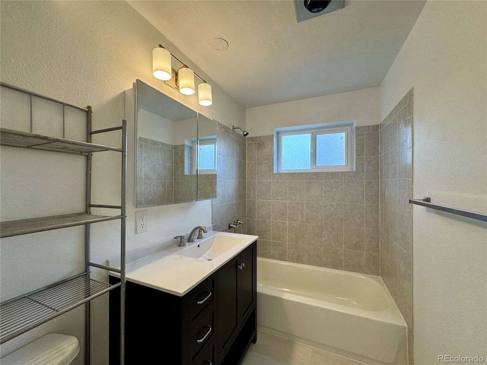 04182026052339 1600 20