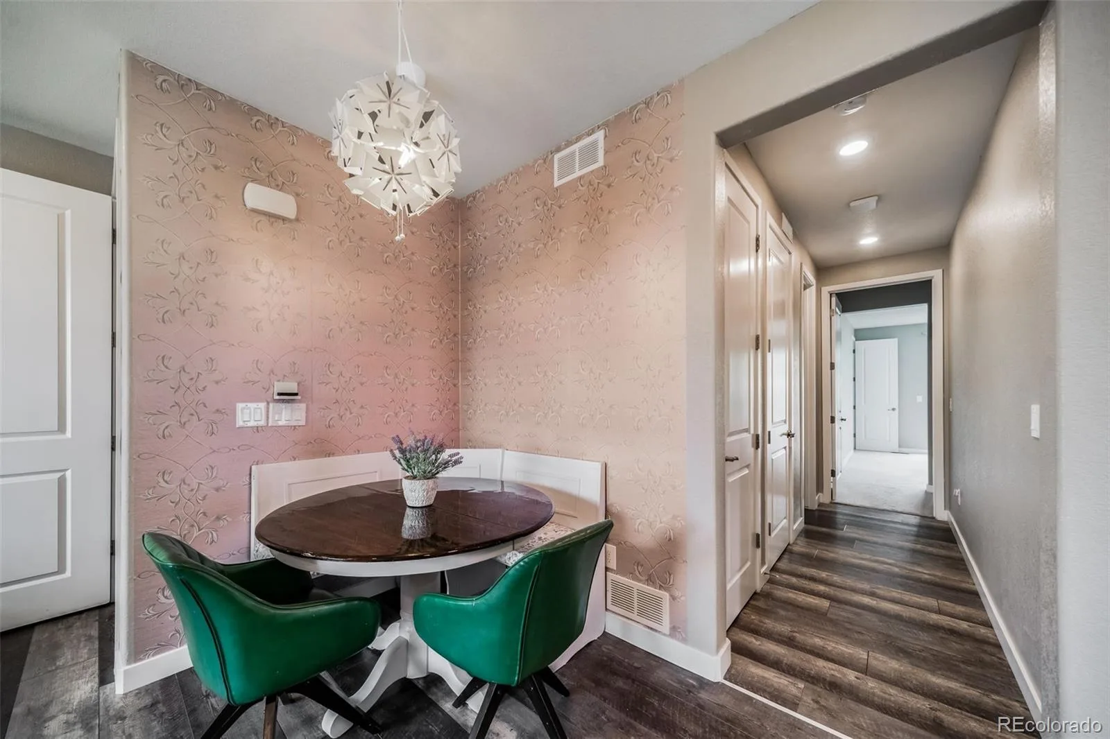 23125 E Piccolo Drive Aurora CO 80016 | MLS #REC4396610 10012026011635 1600 18