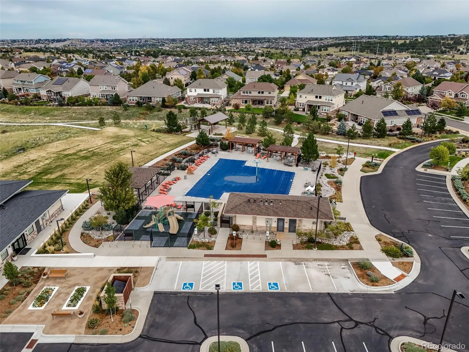23125 E Piccolo Drive Aurora CO 80016 | MLS #REC4396610 10012026011635 1600 49