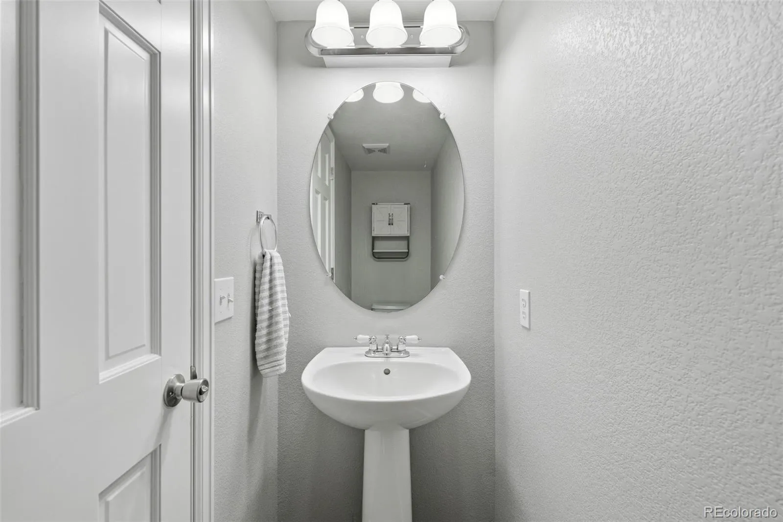 22150 E Milan Place Aurora CO 80018 | MLS #REC4396825 05182026224116 1600 13