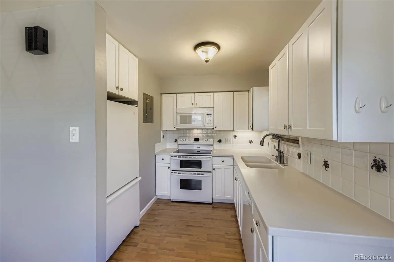 1399 Vance Street Lakewood CO 80214 MLS #REC4397103 05102026142056 1600 9
