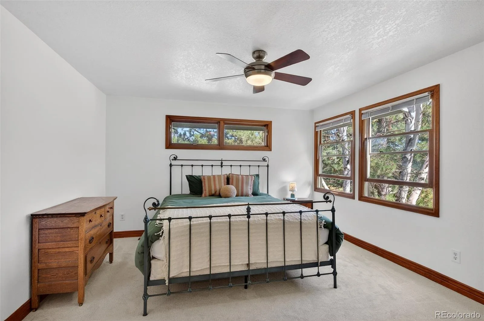 4 Oakmont Lane Littleton CO 80127 | MLS #REC4401645 08202026172441 1600 26