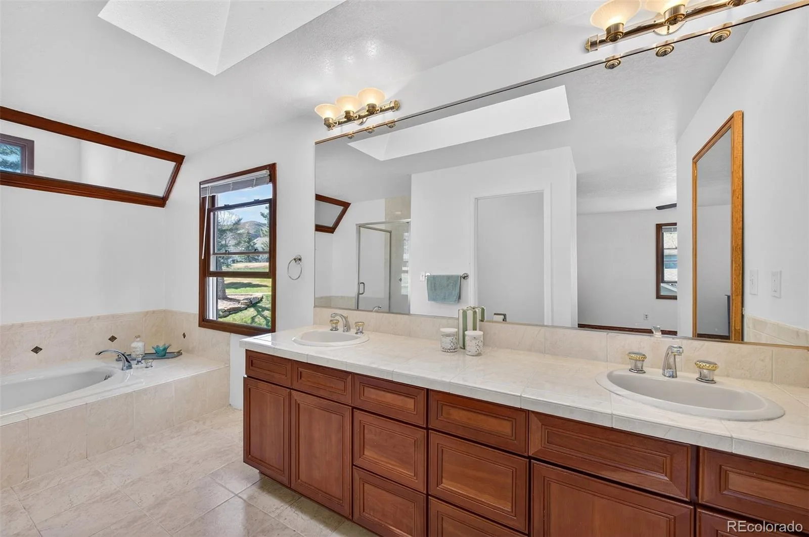 4 Oakmont Lane Littleton CO 80127 | MLS #REC4401645 08202026172441 1600 28