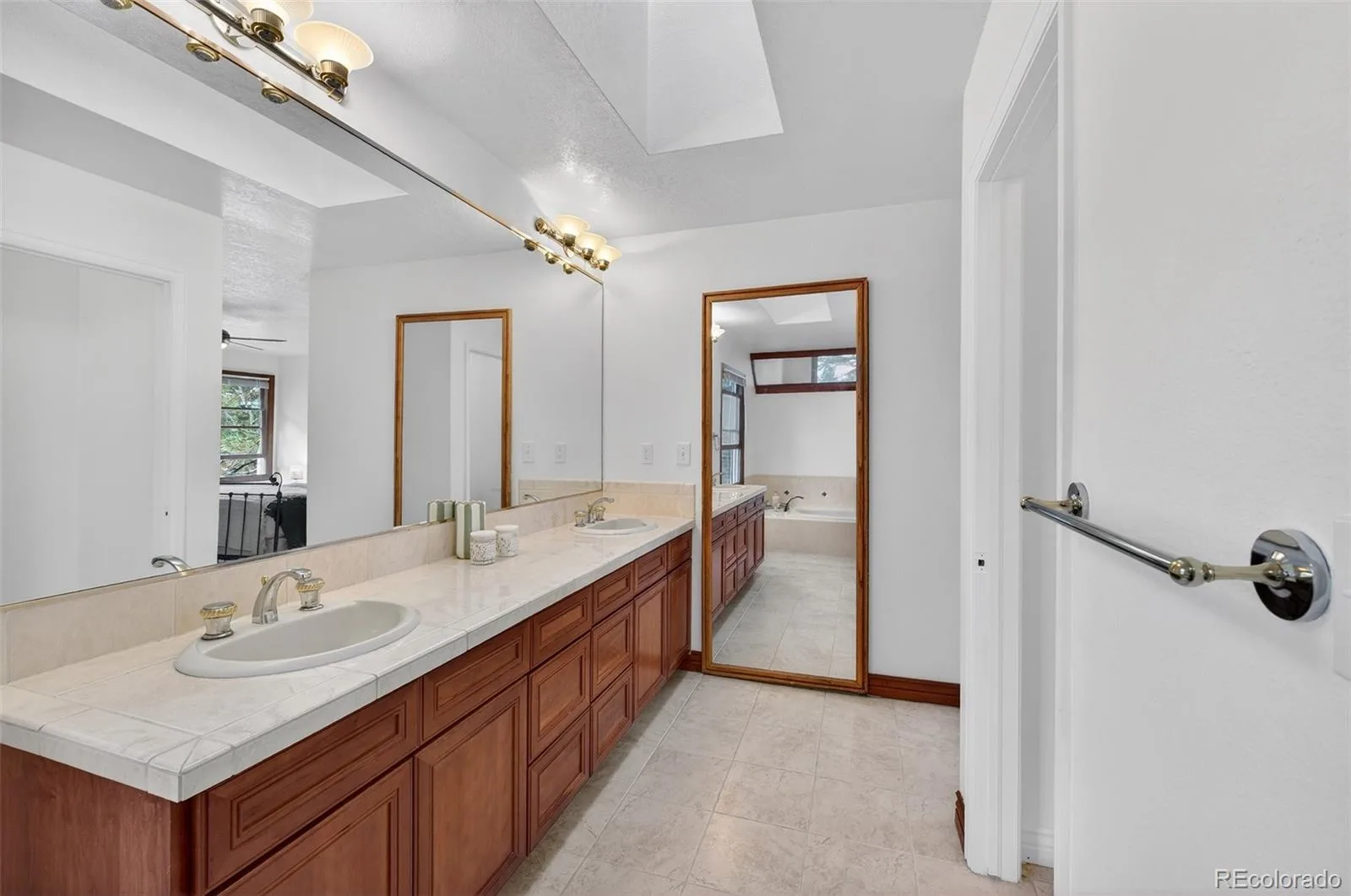 4 Oakmont Lane Littleton CO 80127 | MLS #REC4401645 08202026172441 1600 30
