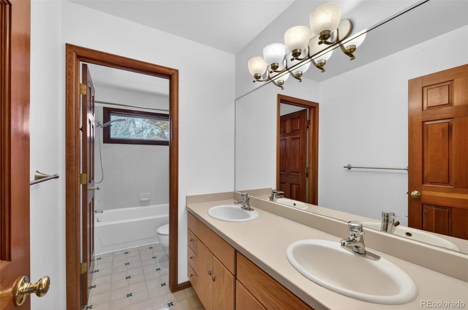 4 Oakmont Lane Littleton CO 80127 | MLS #REC4401645 08202026172441 1600 35