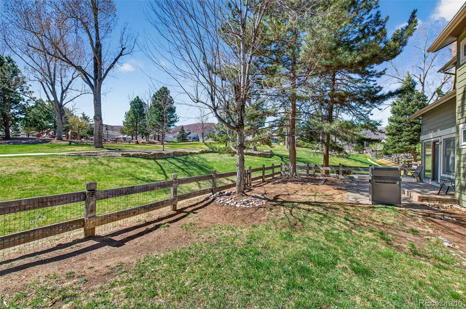 4 Oakmont Lane Littleton CO 80127 | MLS #REC4401645 08202026172441 1600 41