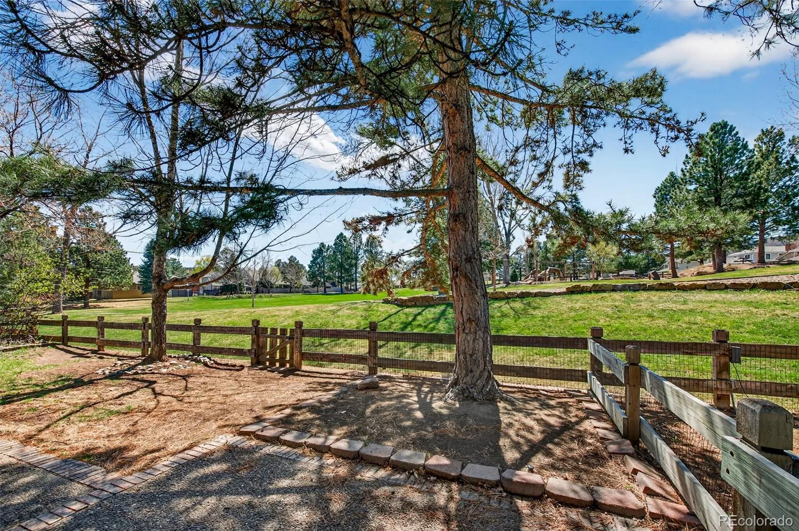 4 Oakmont Lane Littleton CO 80127 | MLS #REC4401645 08202026172441 1600 42