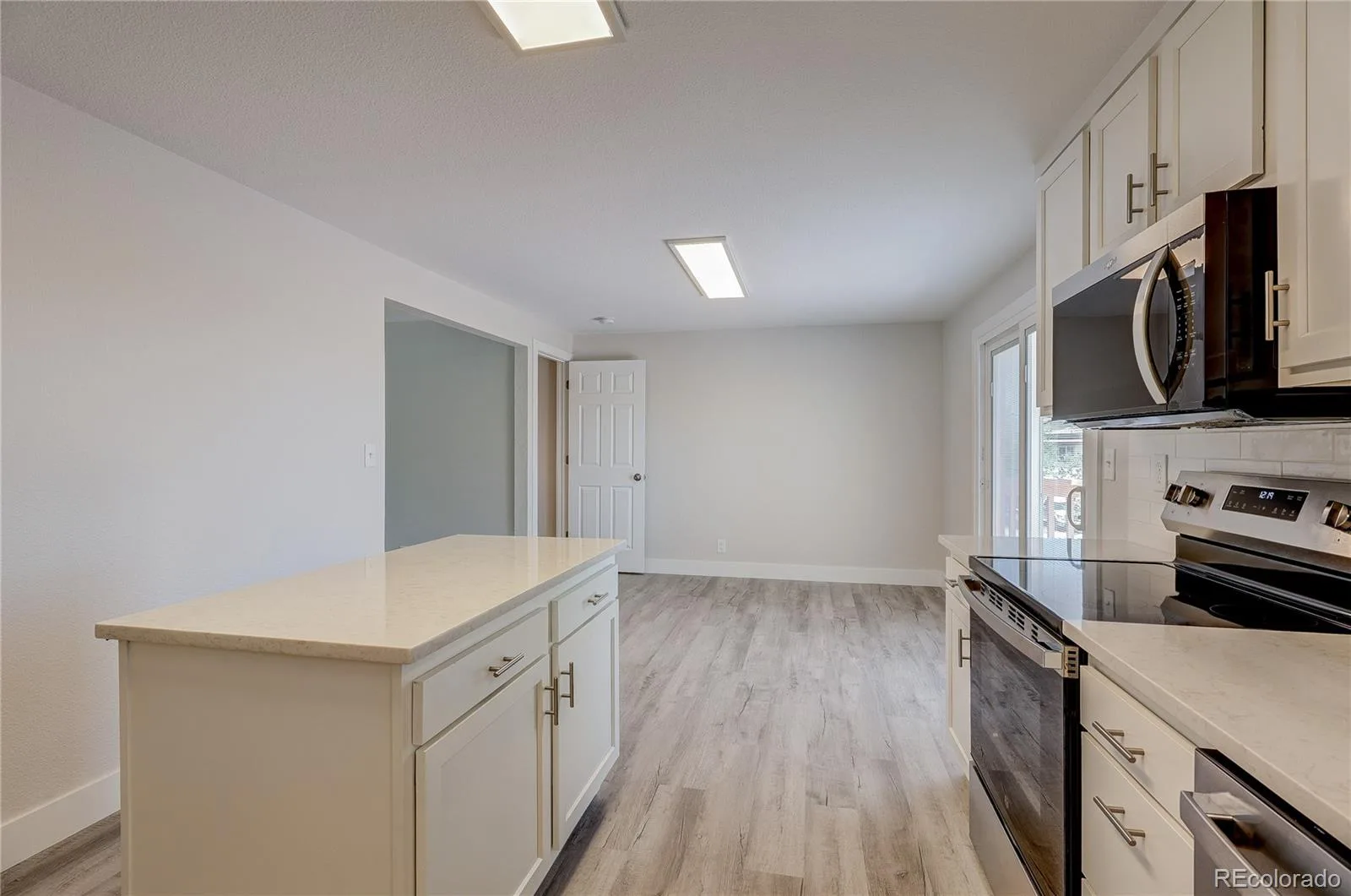 3100 S Dale Court Englewood CO 80110 MLS #REC4402304 06172026234023 1600 14