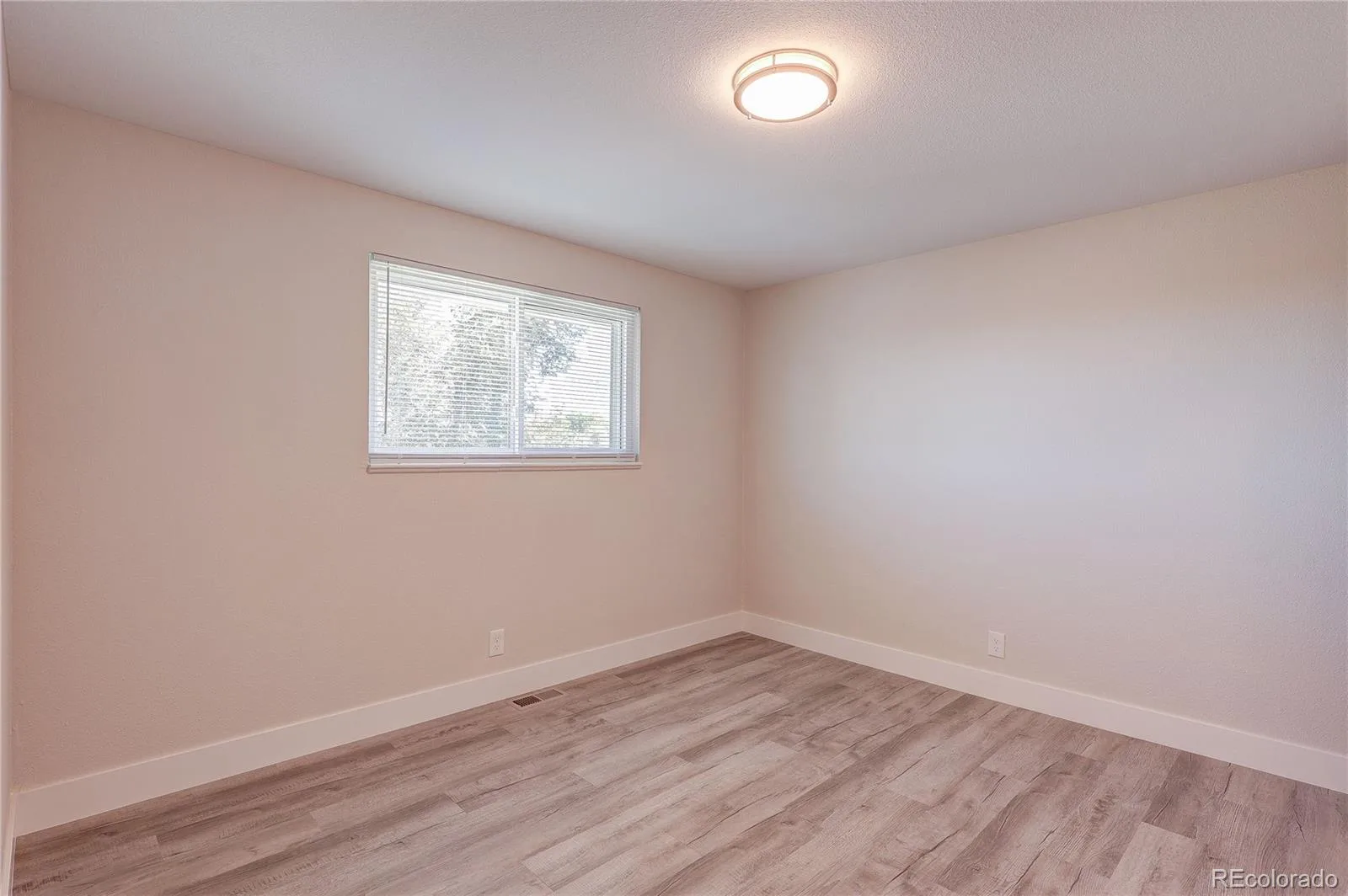 3100 S Dale Court Englewood CO 80110 MLS #REC4402304 06172026234023 1600 17