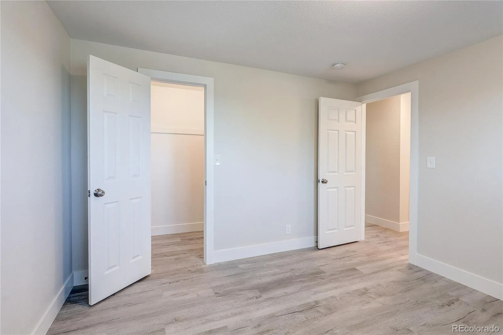 3100 S Dale Court Englewood CO 80110 MLS #REC4402304 06172026234023 1600 19