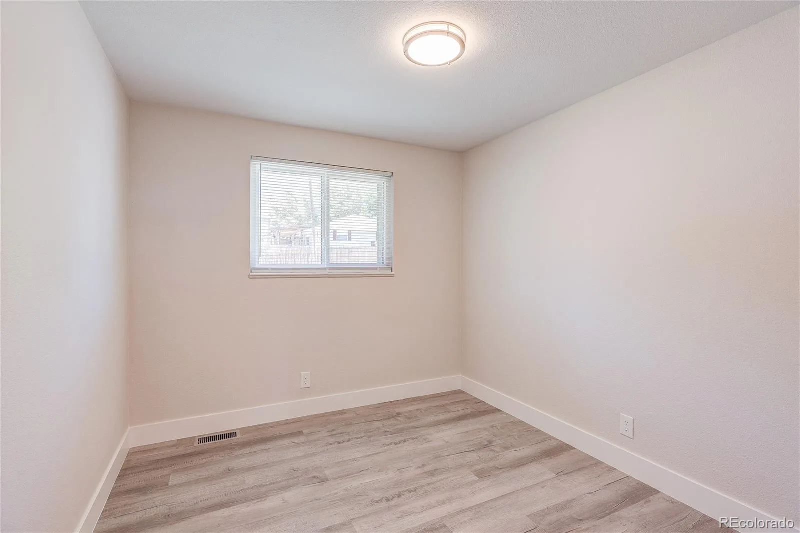 3100 S Dale Court Englewood CO 80110 MLS #REC4402304 06172026234023 1600 21