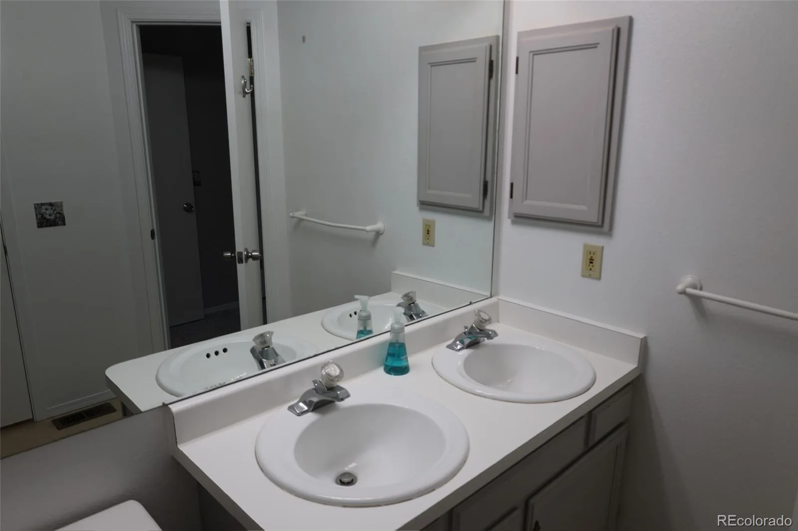 10879 W Dartmouth Avenue Lakewood CO 80227 | MLS #REC4404826 07222026134854 1600 20