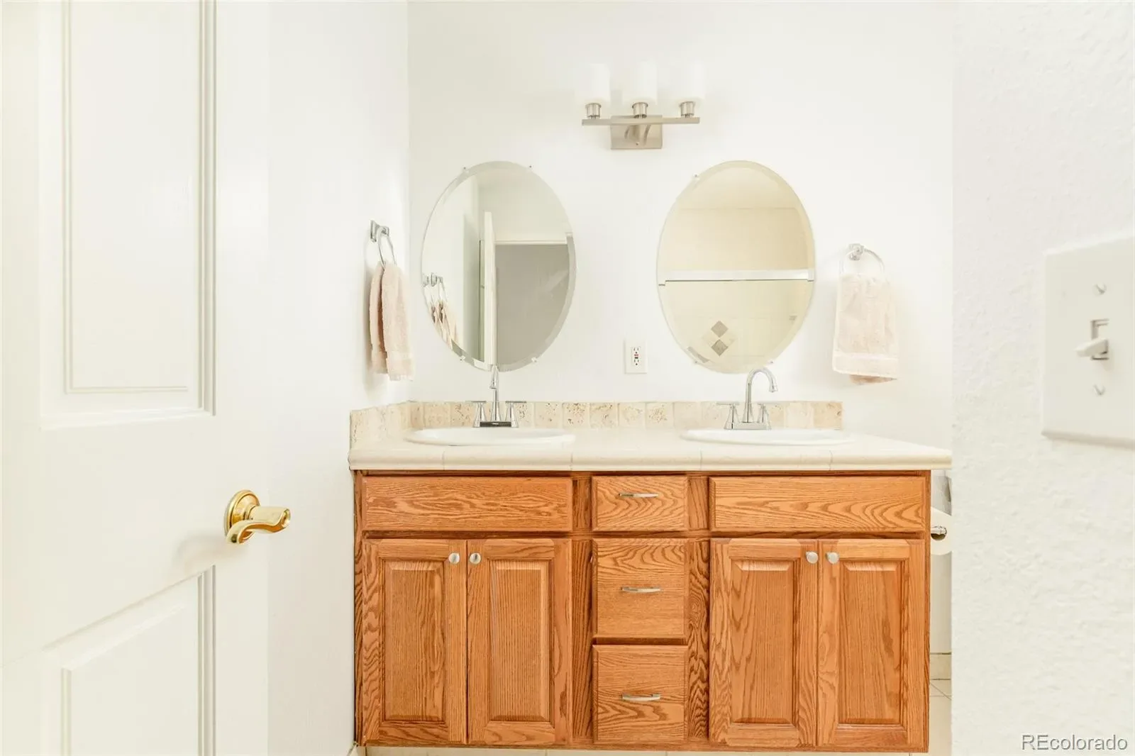 03242026214229 1600 24