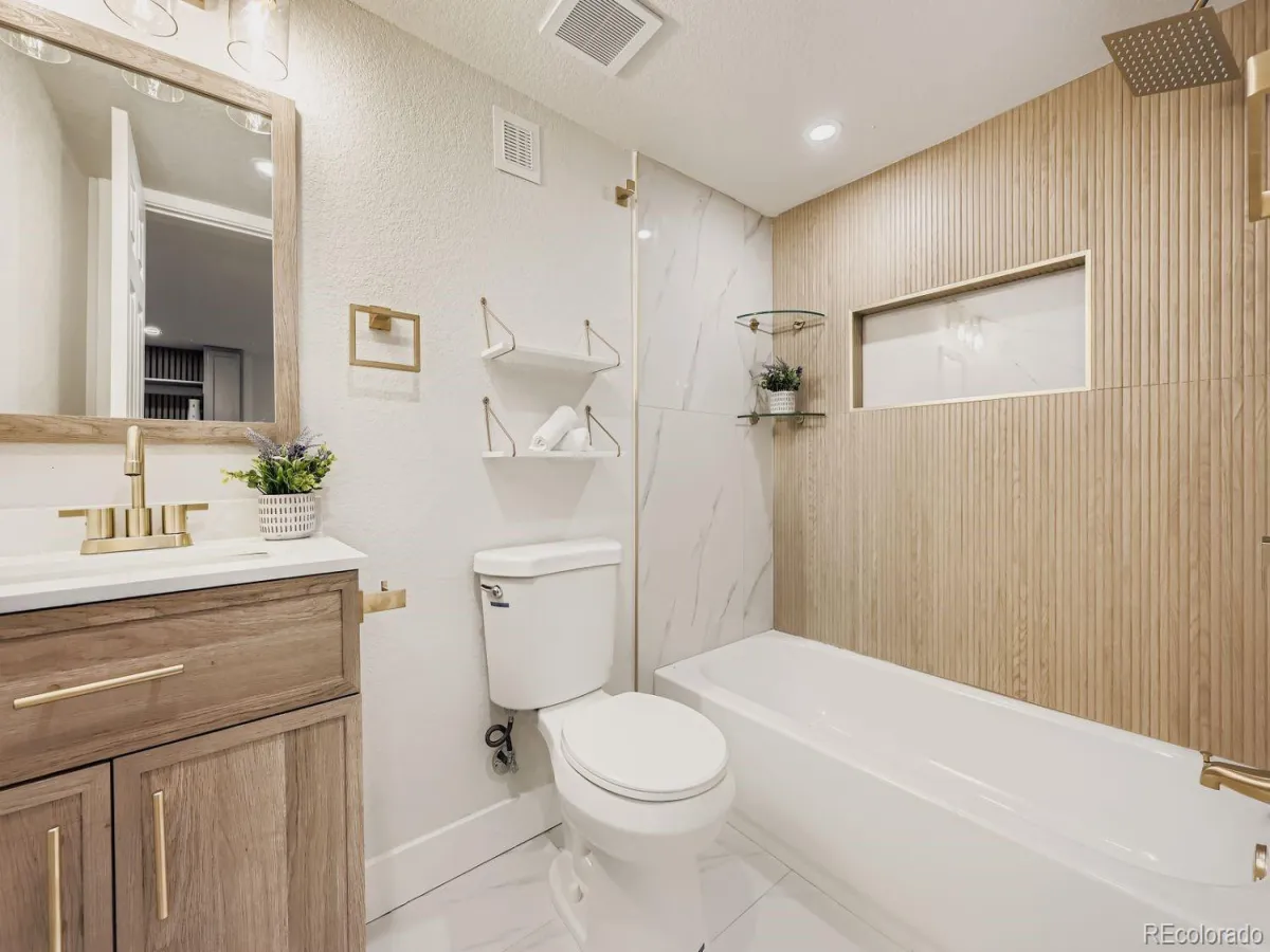 04082026003546 1200 17