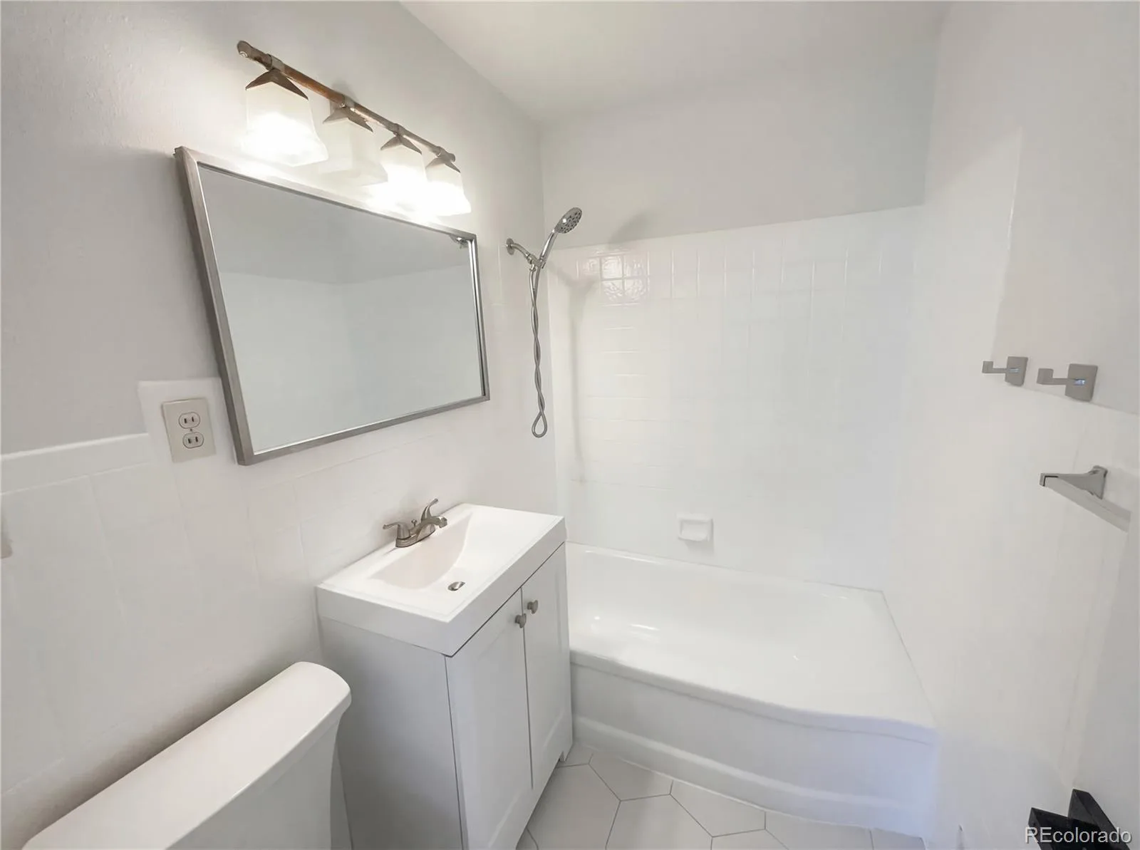 3395 W Saratoga Avenue Englewood CO 80110 | MLS #REC4420221 06242026230600 1600 16