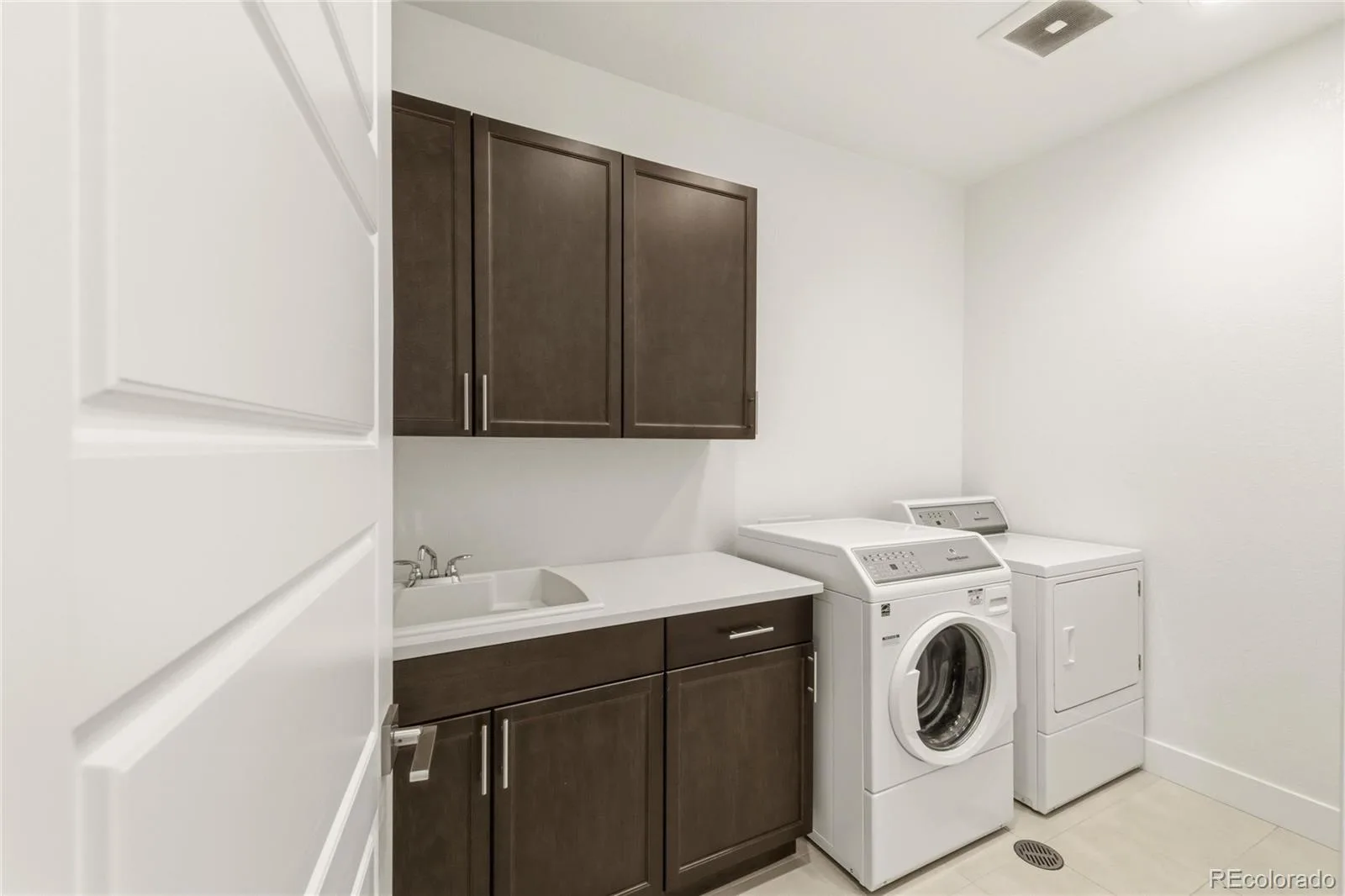 6121 Chester Street Denver CO 80238 | MLS #REC4421217 08012026144825 1600 21
