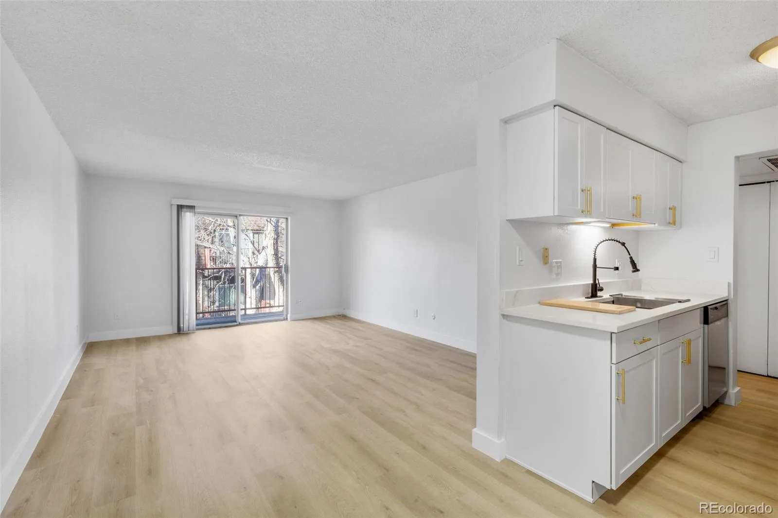 7755 E Quincy Avenue #303A5 Denver CO 80237 MLS #REC4421615 06042026141133 1600 12