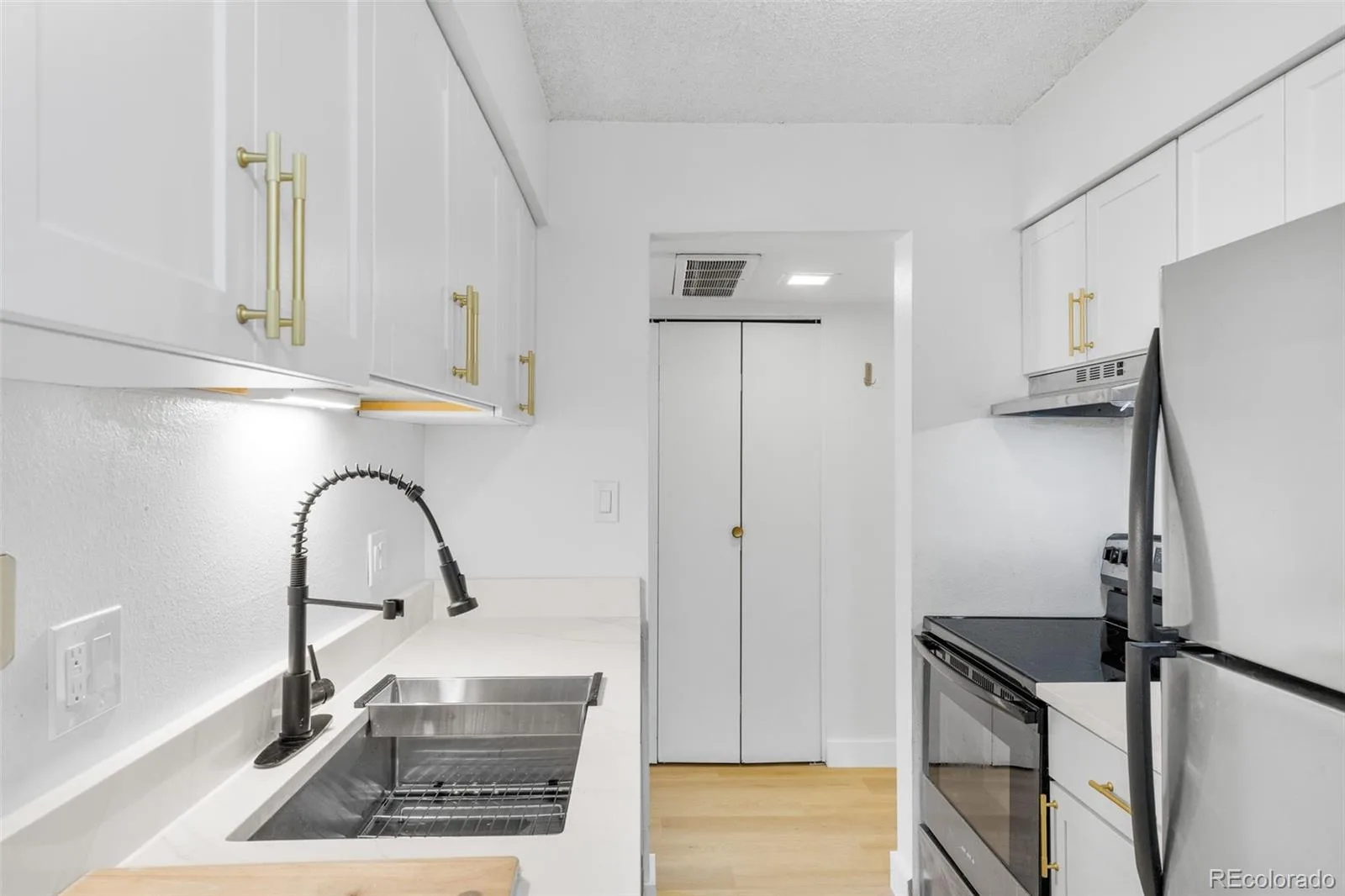 7755 E Quincy Avenue #303A5 Denver CO 80237 MLS #REC4421615 06042026141133 1600 14