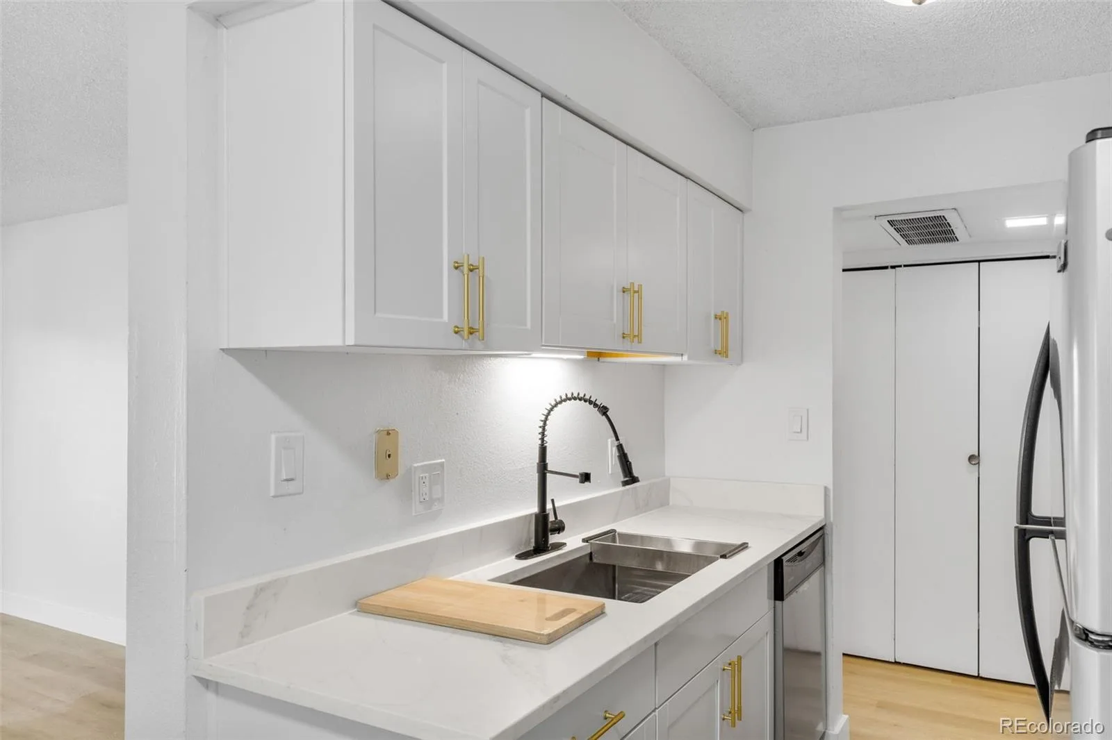 7755 E Quincy Avenue #303A5 Denver CO 80237 MLS #REC4421615 06042026141133 1600 16