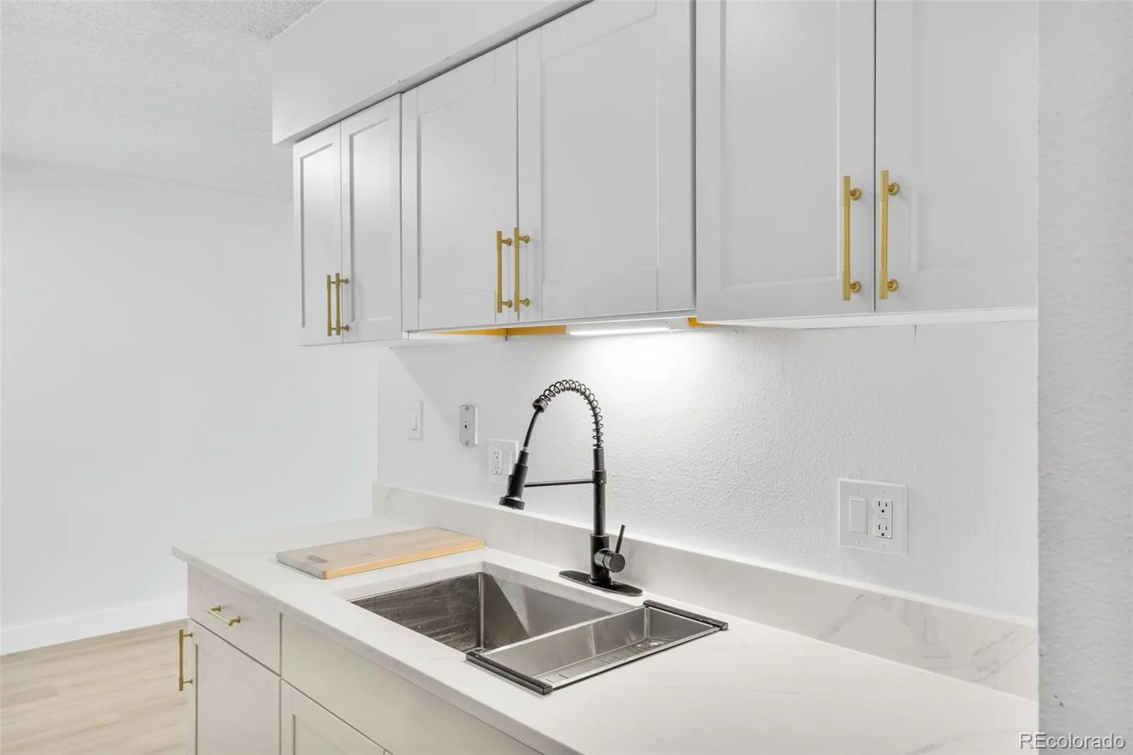 7755 E Quincy Avenue #303A5 Denver CO 80237 MLS #REC4421615 06042026141133 1600 17