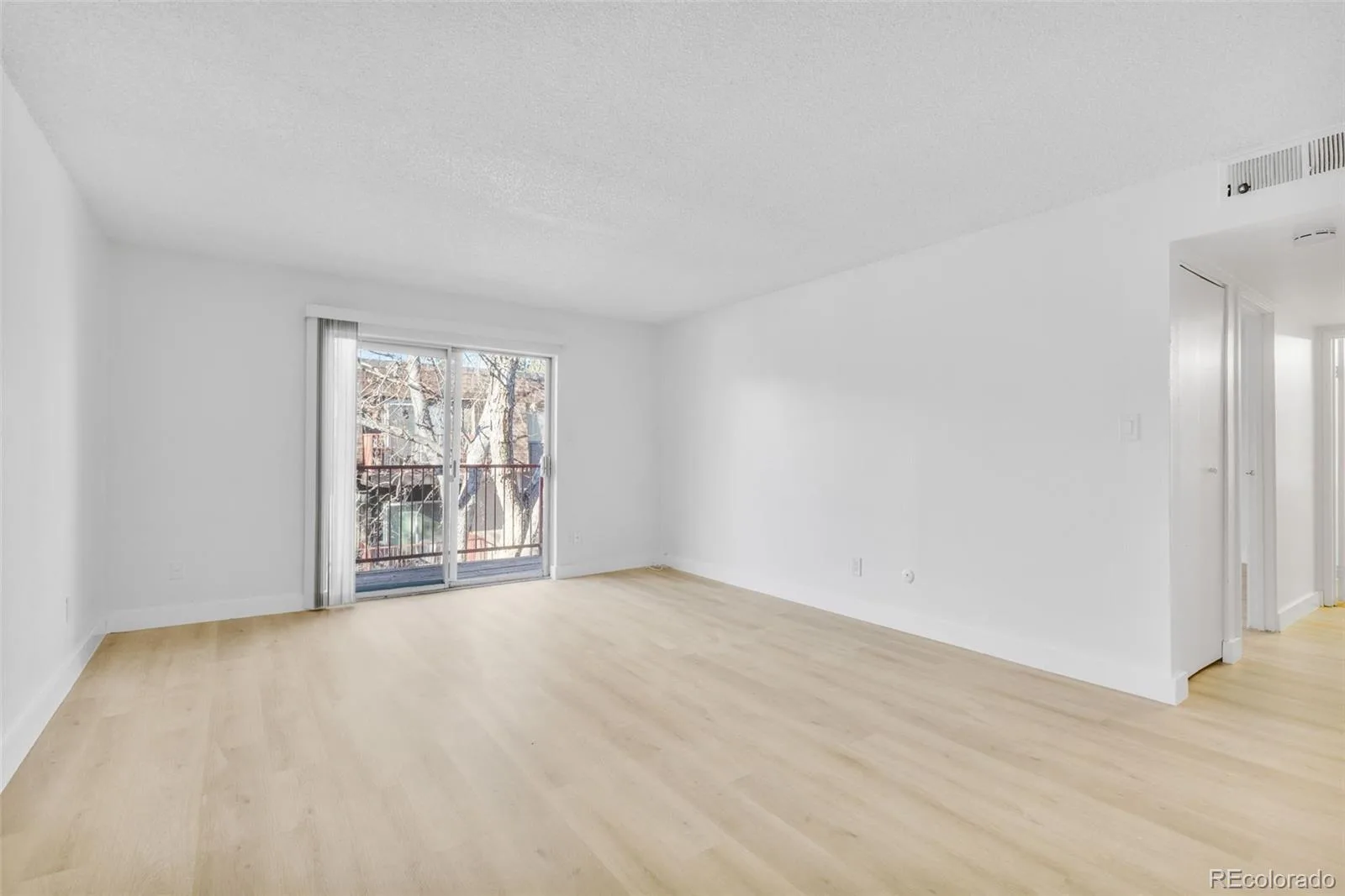 7755 E Quincy Avenue #303A5 Denver CO 80237 MLS #REC4421615 06042026141133 1600 3