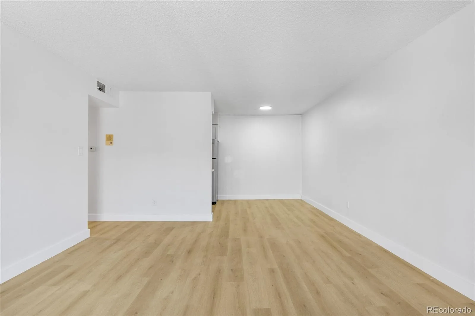 7755 E Quincy Avenue #303A5 Denver CO 80237 MLS #REC4421615 06042026141133 1600 8