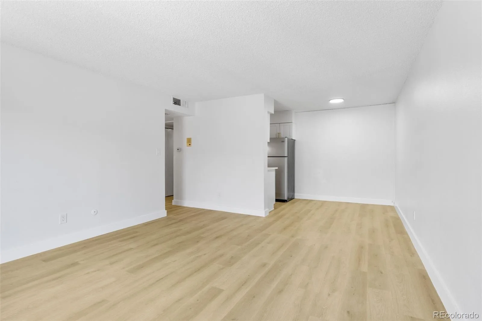 7755 E Quincy Avenue #303A5 Denver CO 80237 MLS #REC4421615 06042026141133 1600 9